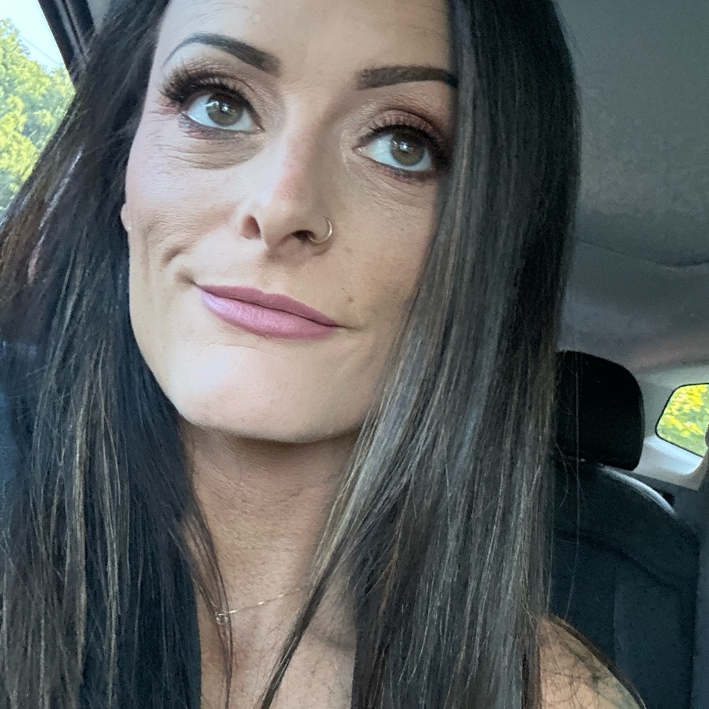 Meet your Posher, Angie